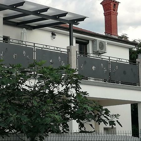 Apartmani Roberta Jurdani Exteriér fotografie