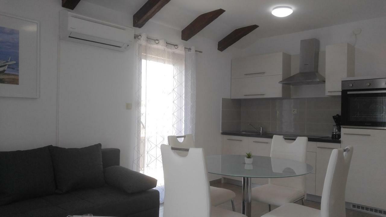 Apartmani Roberta Jurdani Exteriér fotografie
