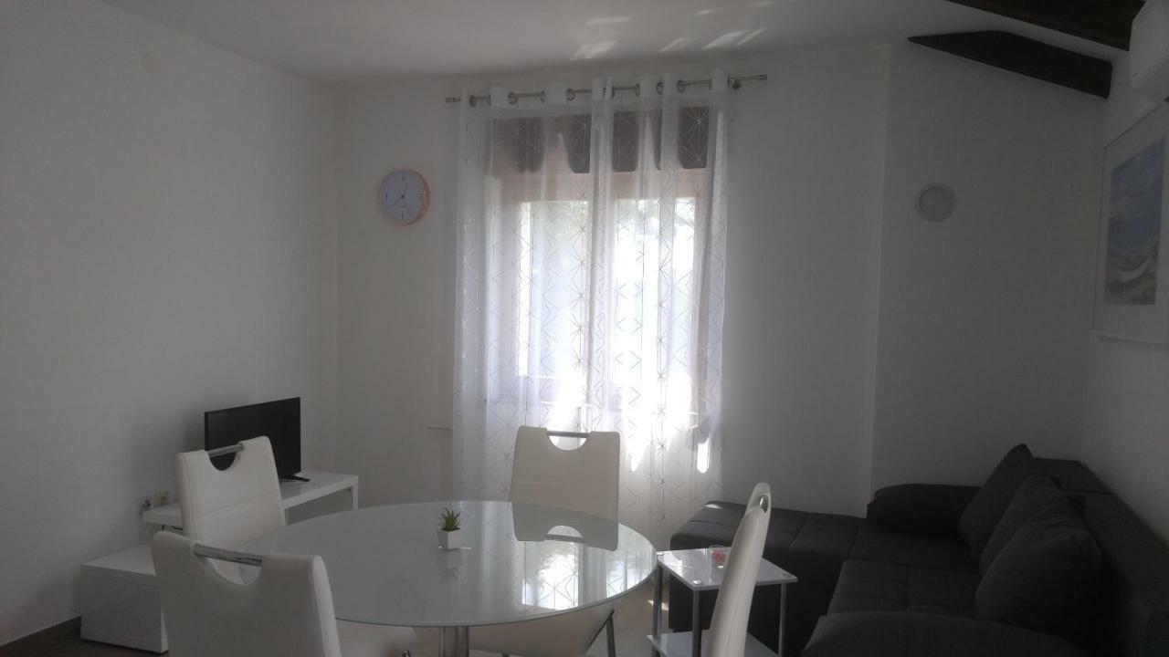 Apartmani Roberta Jurdani Exteriér fotografie
