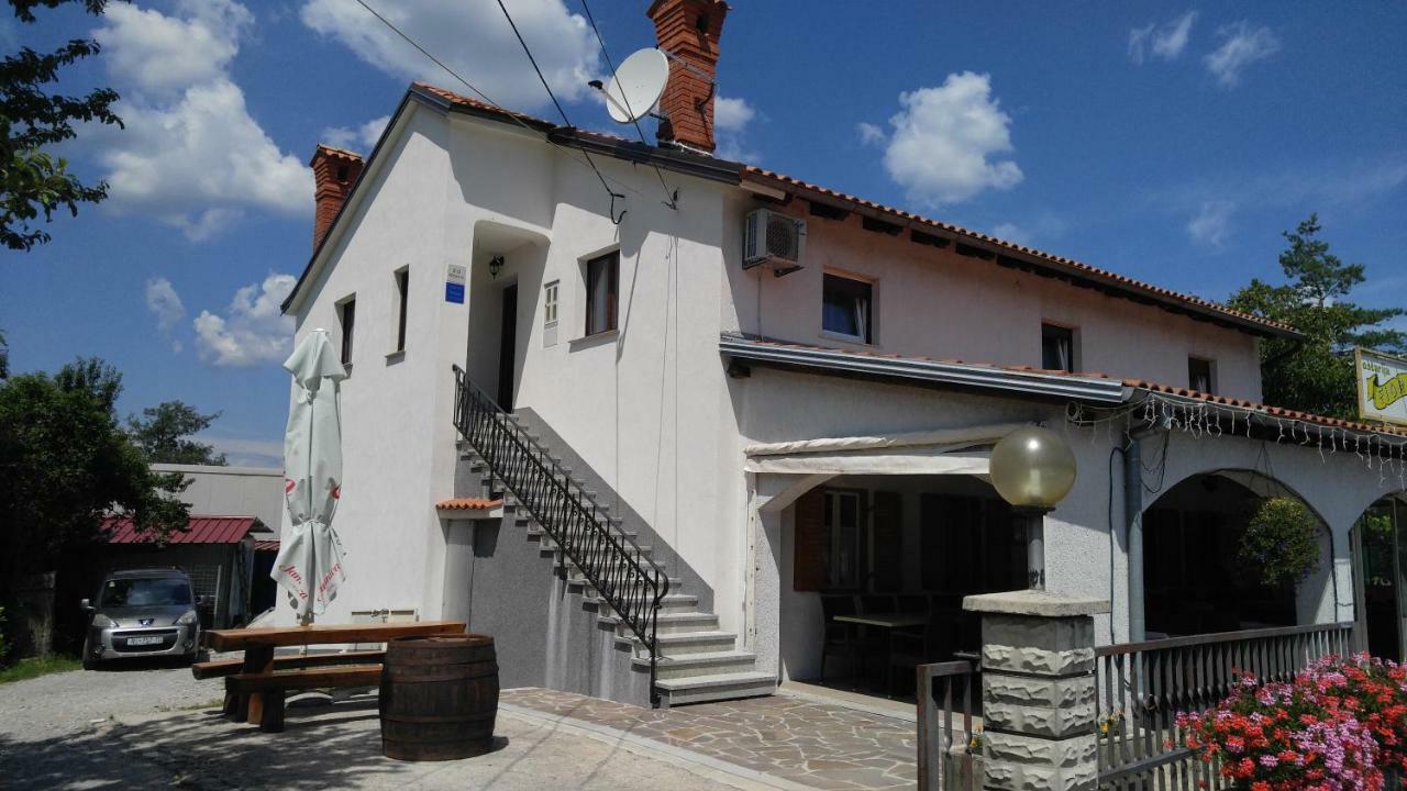 Apartmani Roberta Jurdani Exteriér fotografie